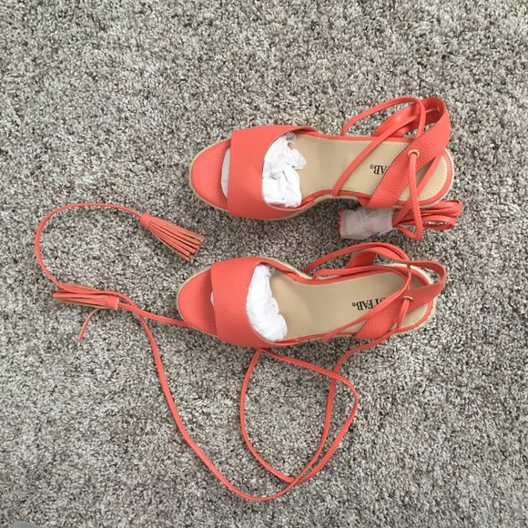 Tassel Wedges - Picture 2 of 2